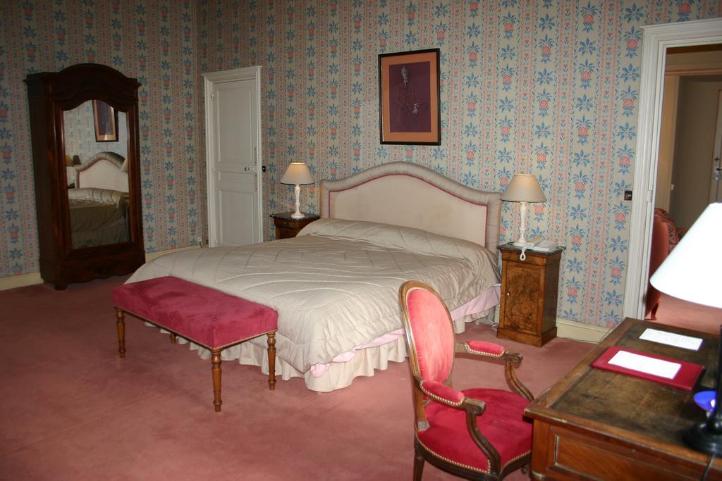 Chateau De La Verrerie Hotel Aubigny-sur-Nere Room photo