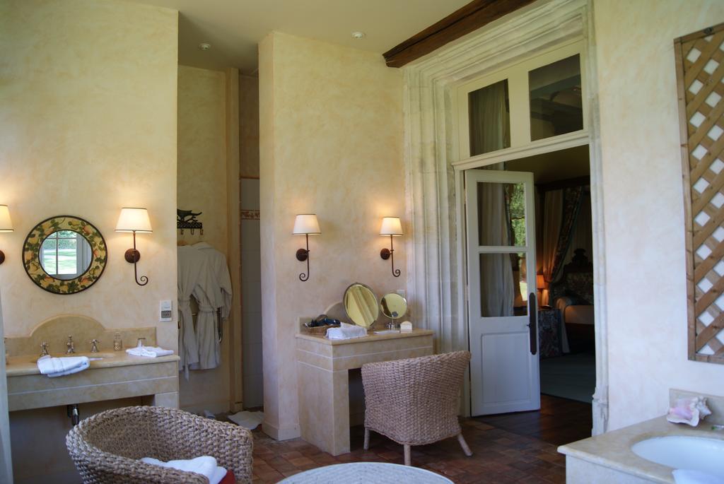 Chateau De La Verrerie Hotel Aubigny-sur-Nere Room photo