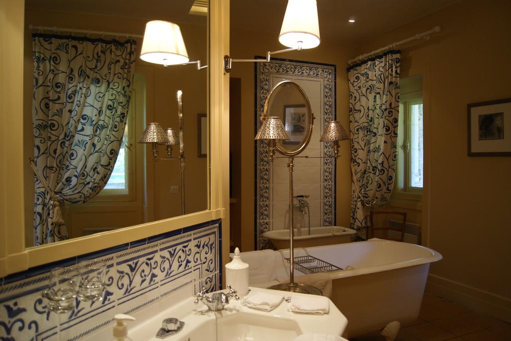 Chateau De La Verrerie Hotel Aubigny-sur-Nere Room photo