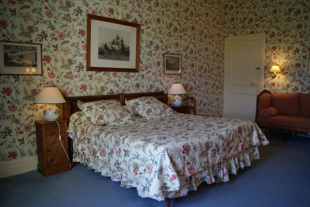 Chateau De La Verrerie Hotel Aubigny-sur-Nere Room photo